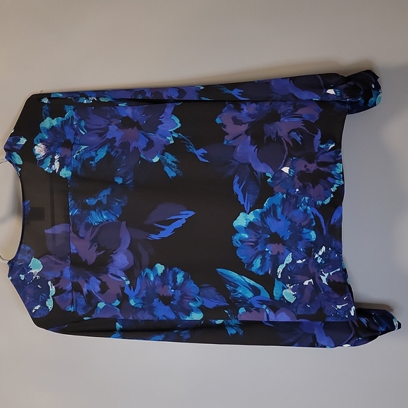 Medium Blouse by Anne Klein - Picture 4 of 4